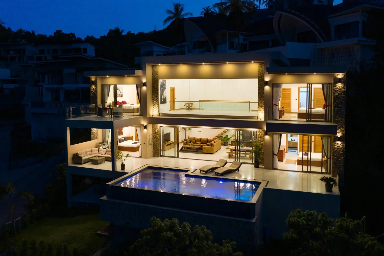 Seaside Serenity: Luxurious 4-Bedroom Villa