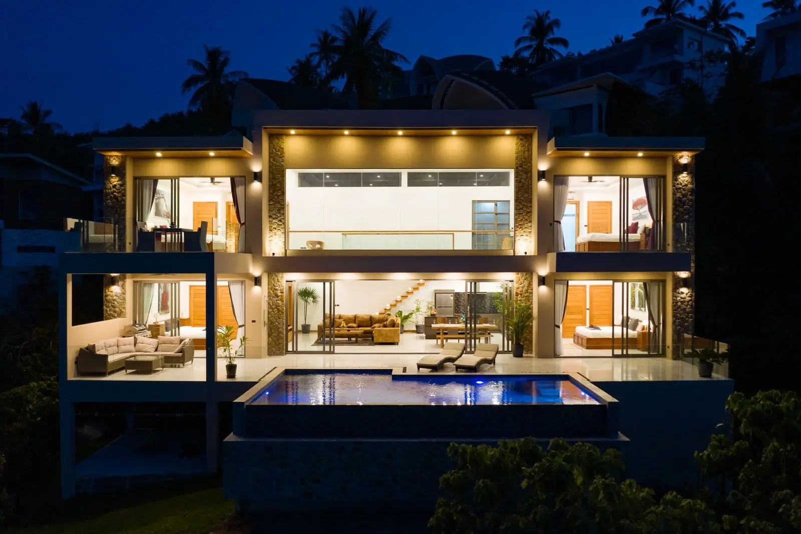 Seaside Serenity: Luxurious 4-Bedroom Villa