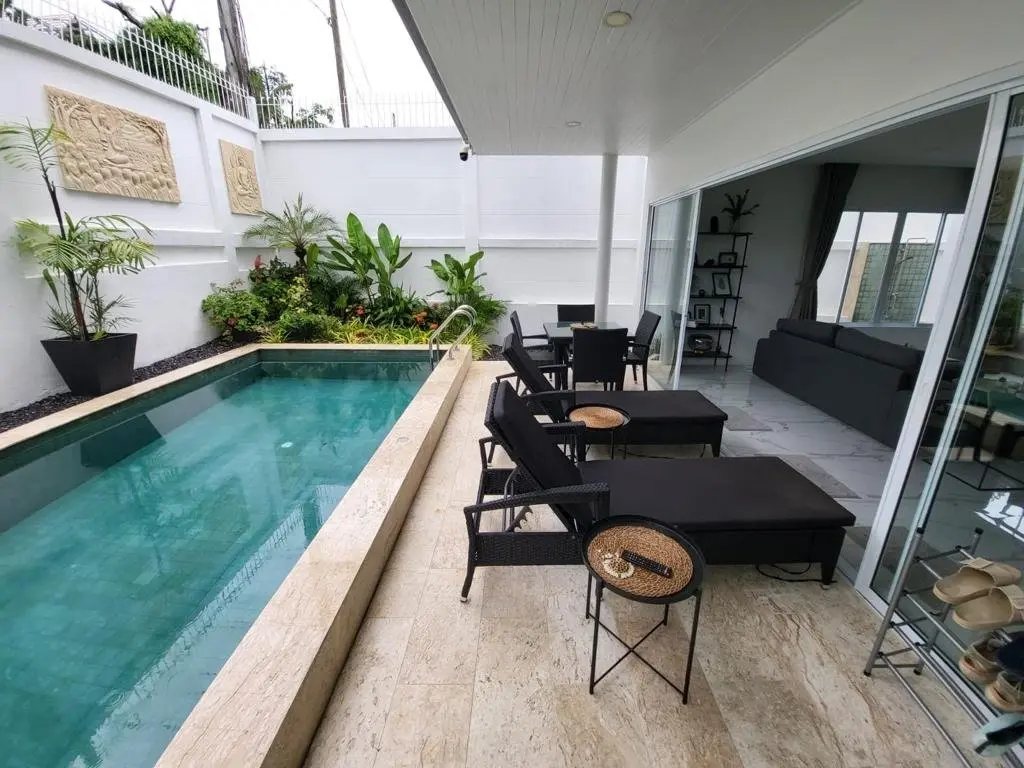 Maison individuelle de 3 chambres avec piscine à louer