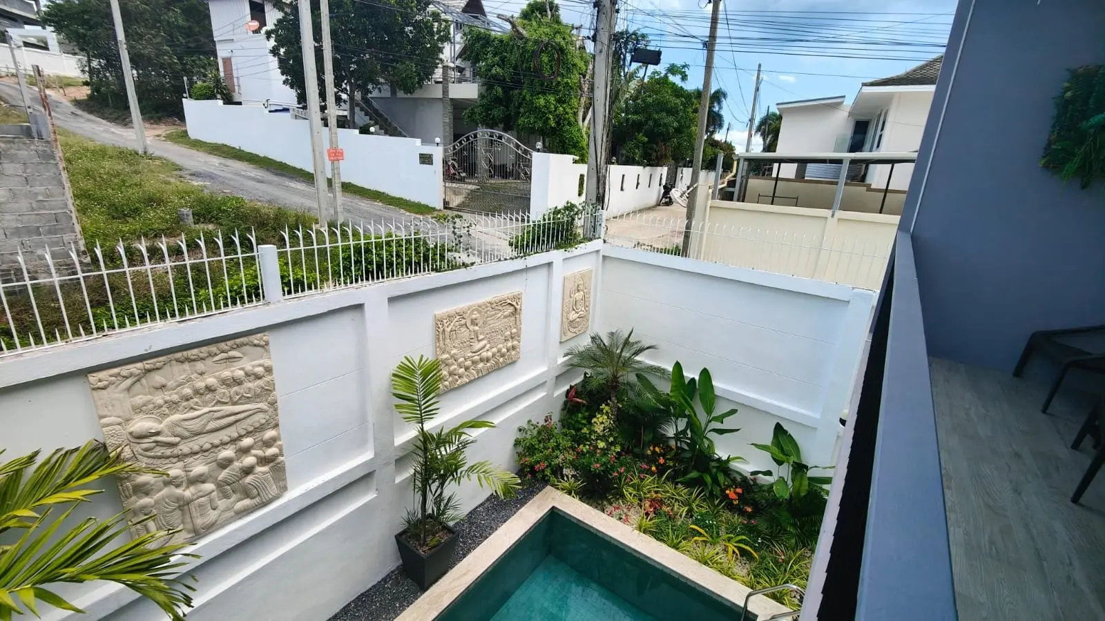 Maison individuelle de 3 chambres avec piscine à louer