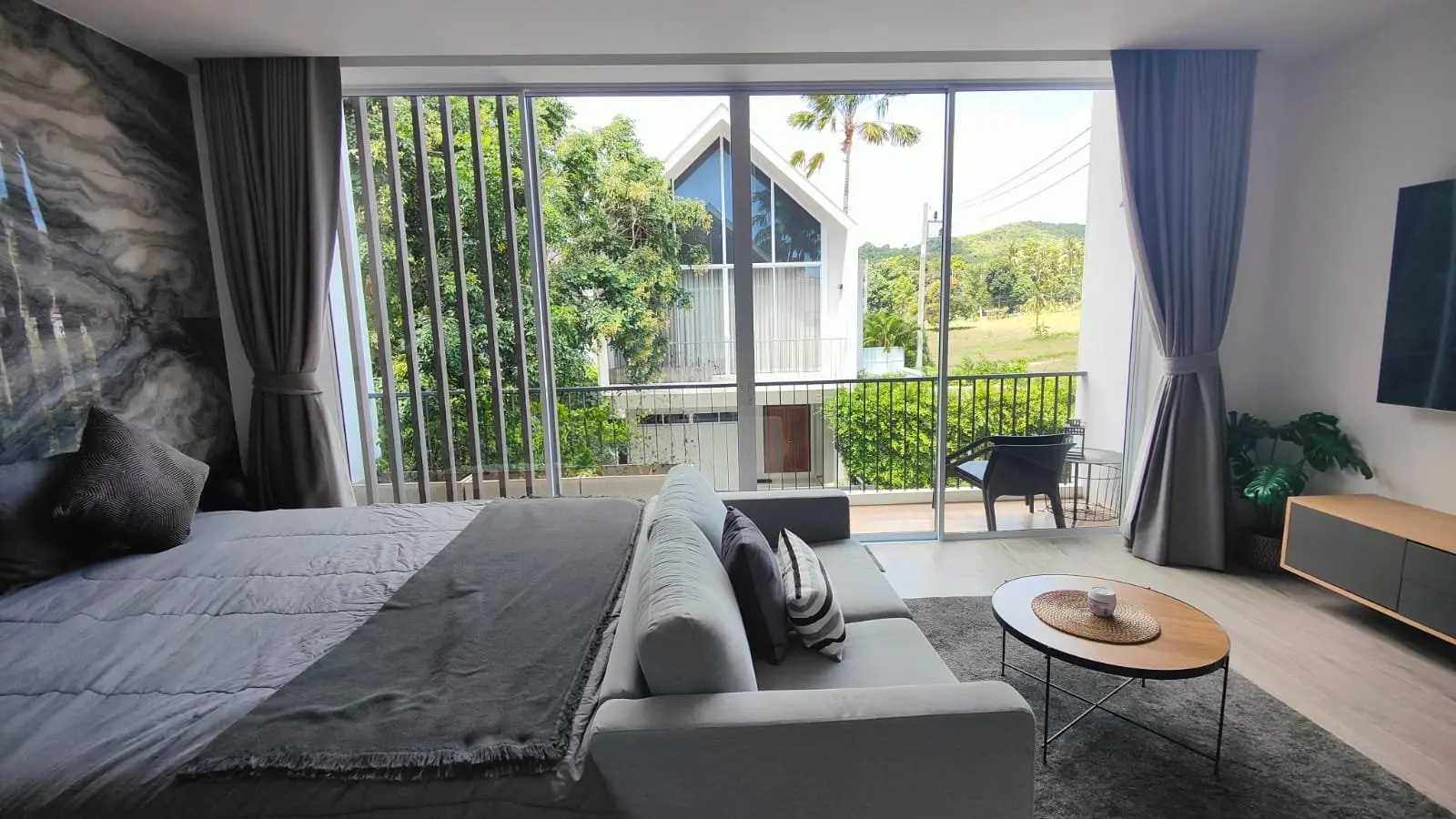 Maison individuelle de 3 chambres avec piscine à louer