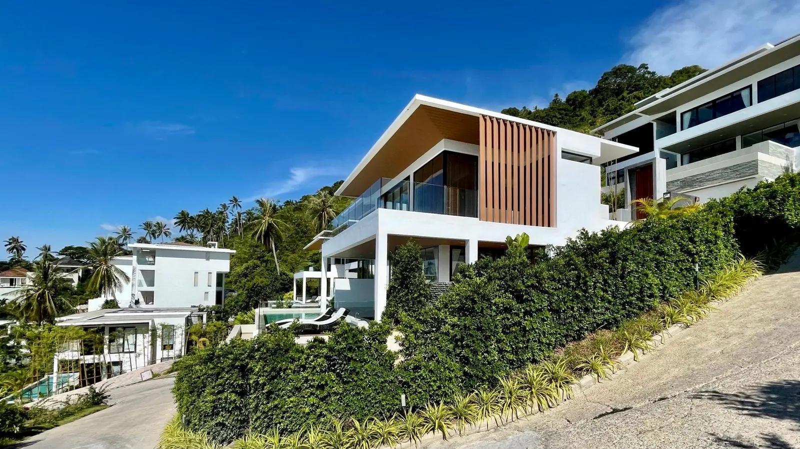 Villa de luxe avec piscine 4 chambres vue panoramique sur la mer