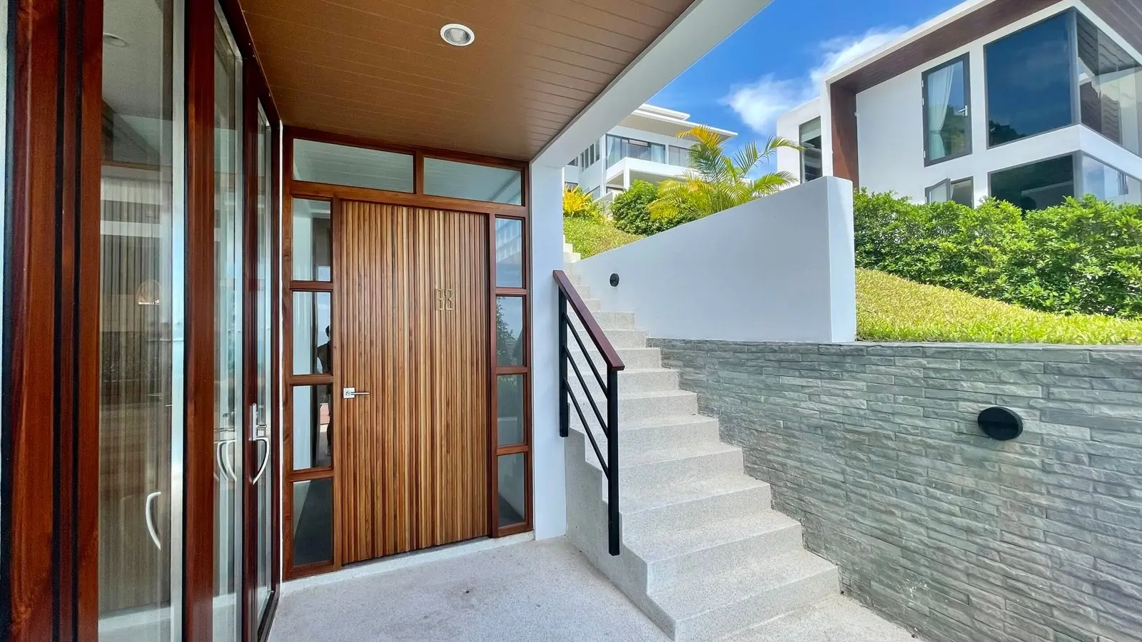 Villa de luxe avec piscine 4 chambres vue panoramique sur la mer