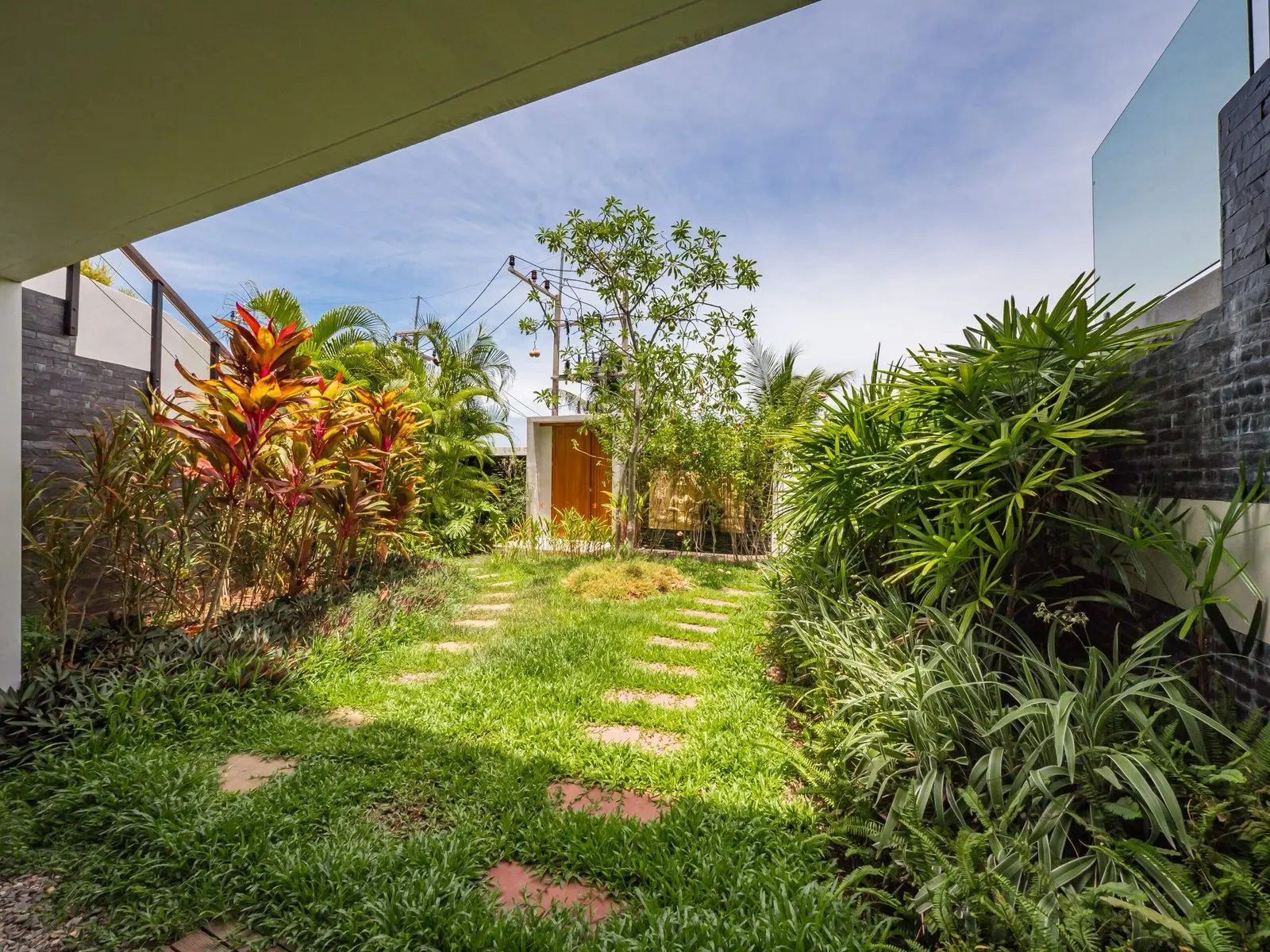 4-Bedroom Luxury Pool Villa with 180-degree ocean view