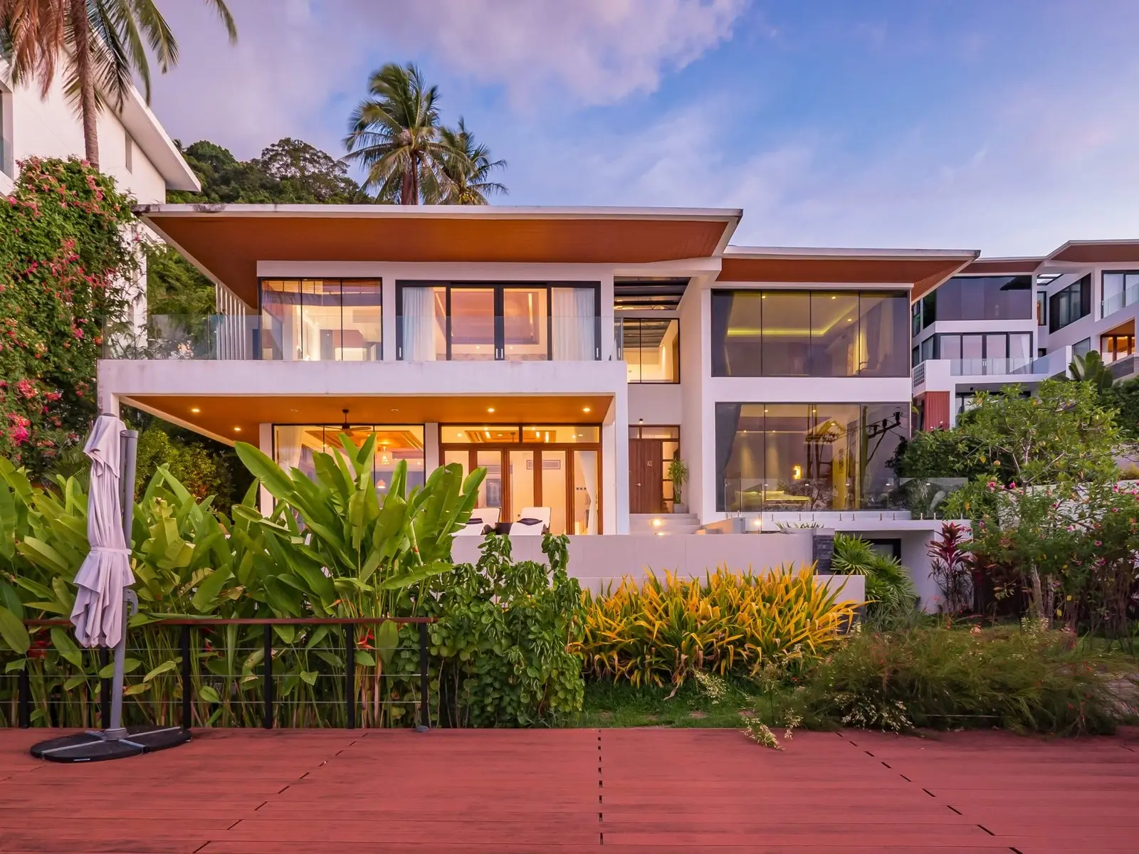 4-Bedroom Luxury Pool Villa with 180-degree ocean view