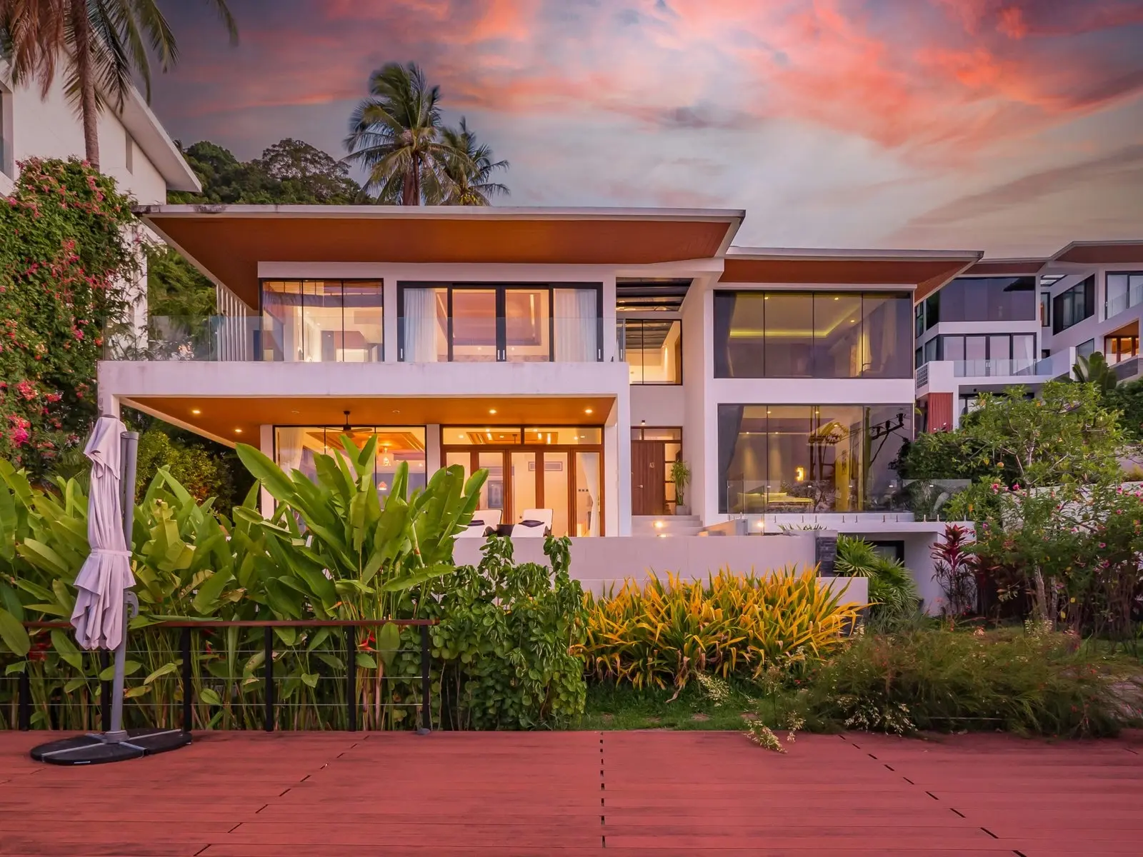 4-Bedroom Luxury Pool Villa with 180-degree ocean view