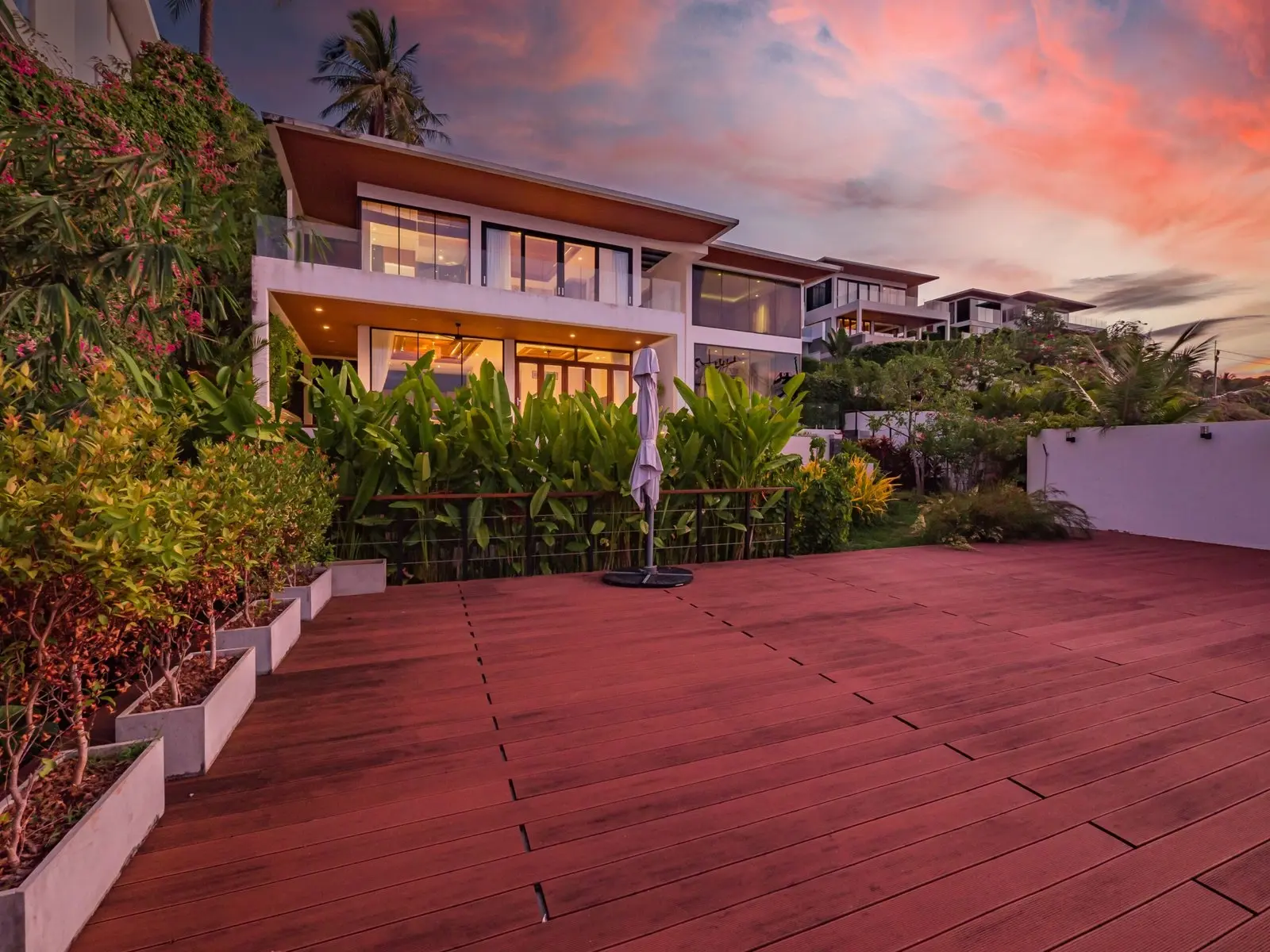 4-Bedroom Luxury Pool Villa with 180-degree ocean view