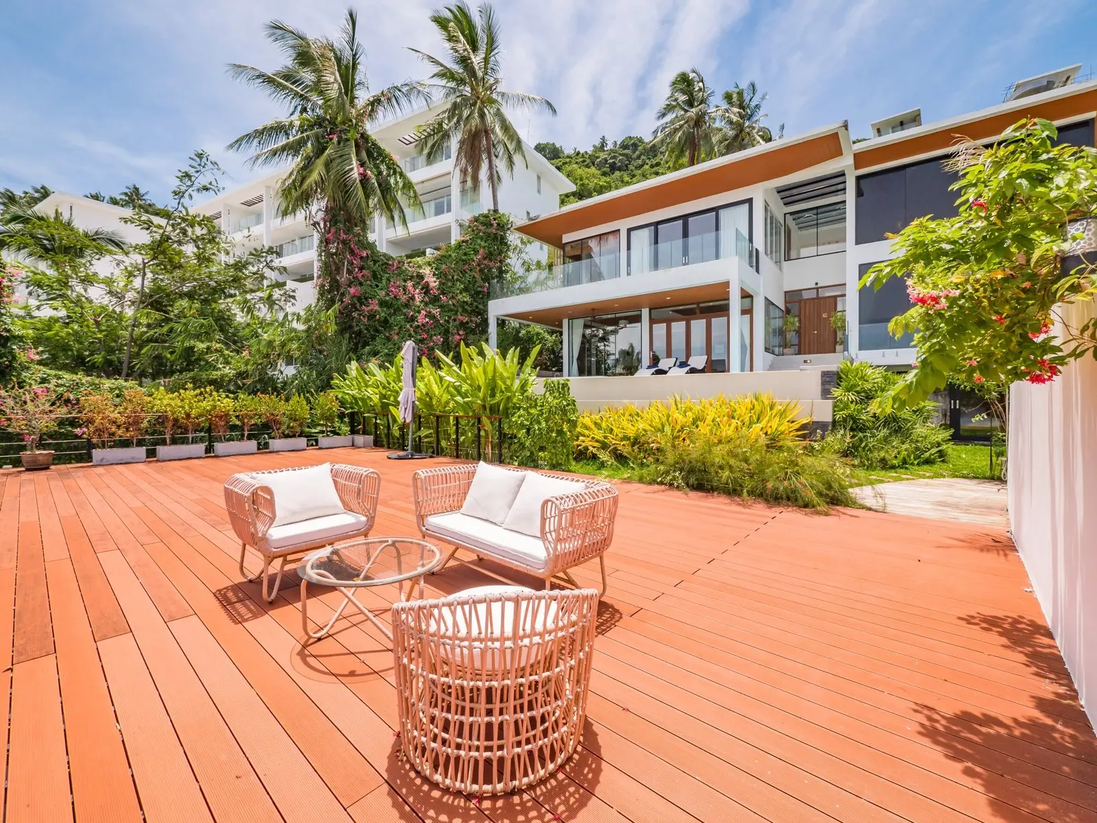 4-Bedroom Luxury Pool Villa with 180-degree ocean view