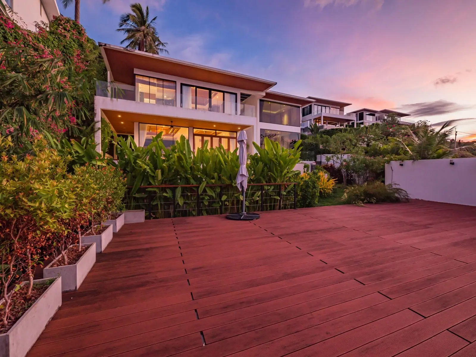 4-Bedroom Luxury Pool Villa with 180-degree ocean view