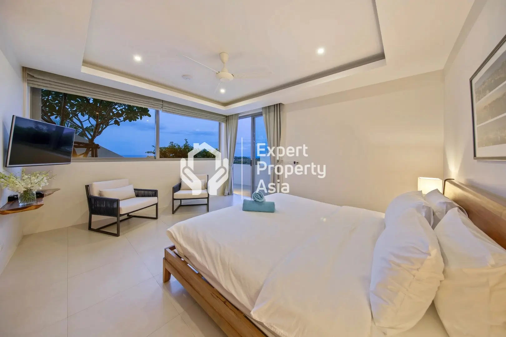 "5-Bedroom Oceanfront Opulence: Luxurious Villa Living in Koh Samui's Plai Leam"