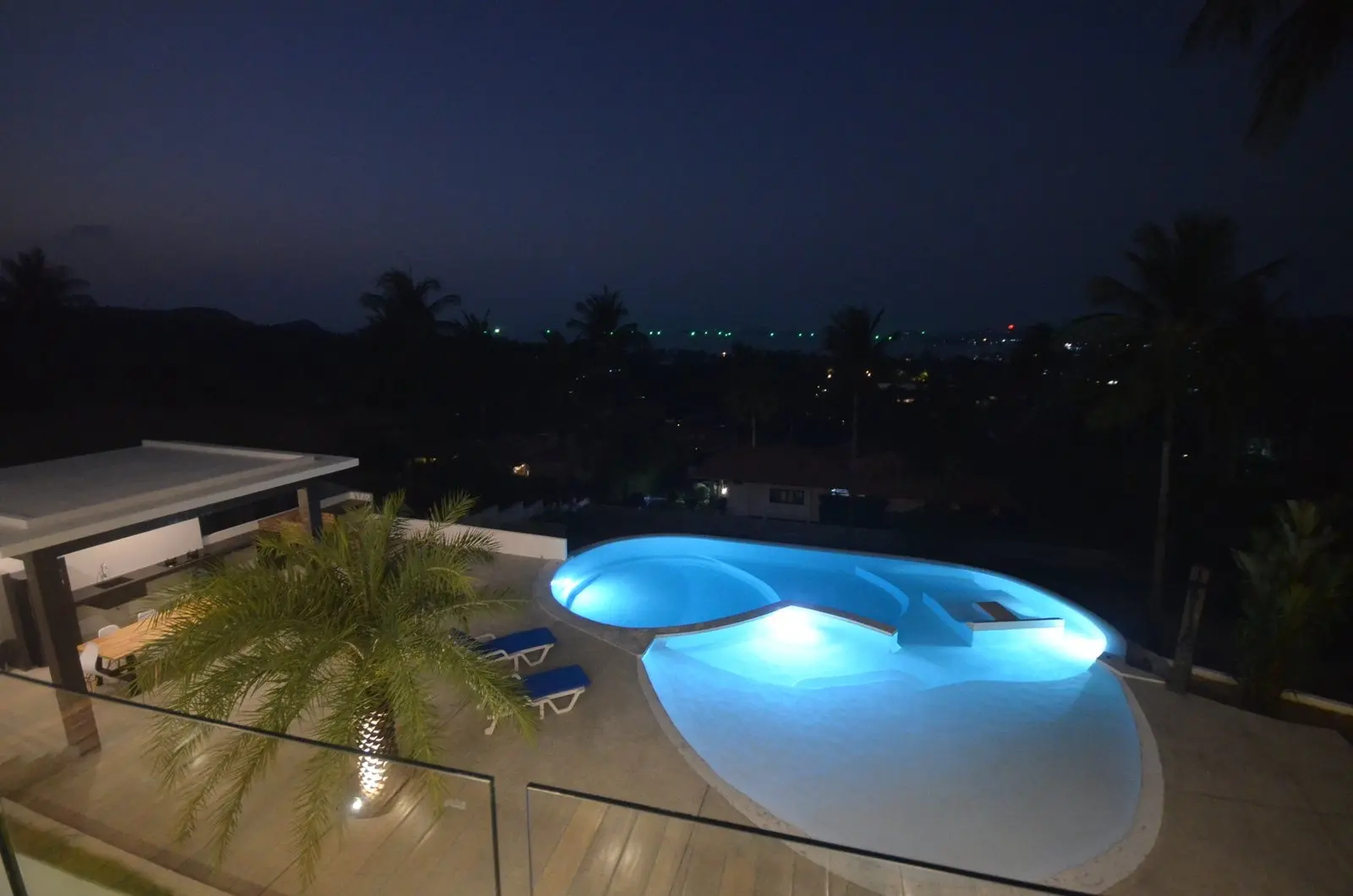 Villa avec 6 chambres, vue sur la mer et piscine à Bangrak Samui