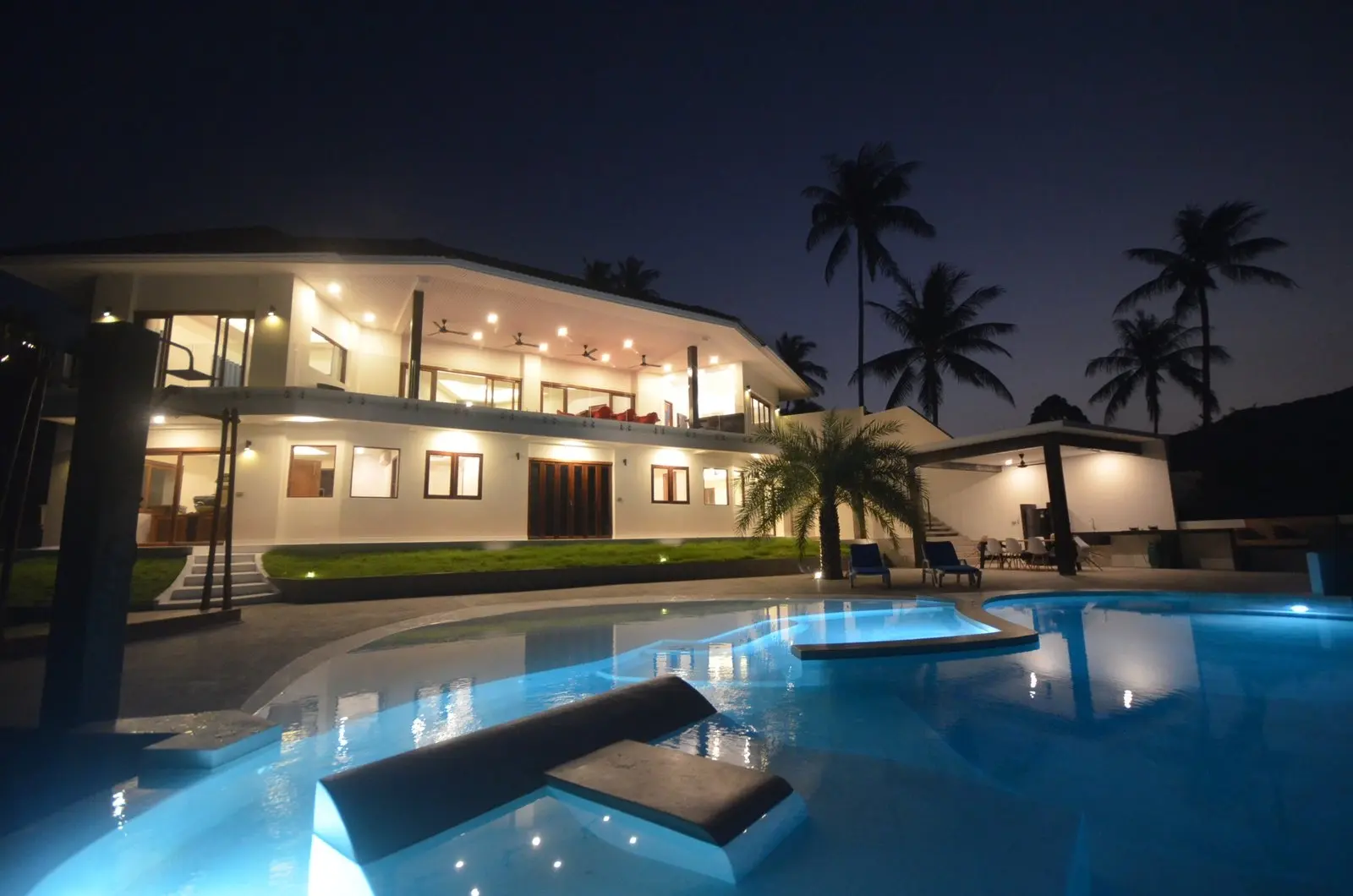 6 Bedrooms Sea View Pool Villa at Bangrak Samui