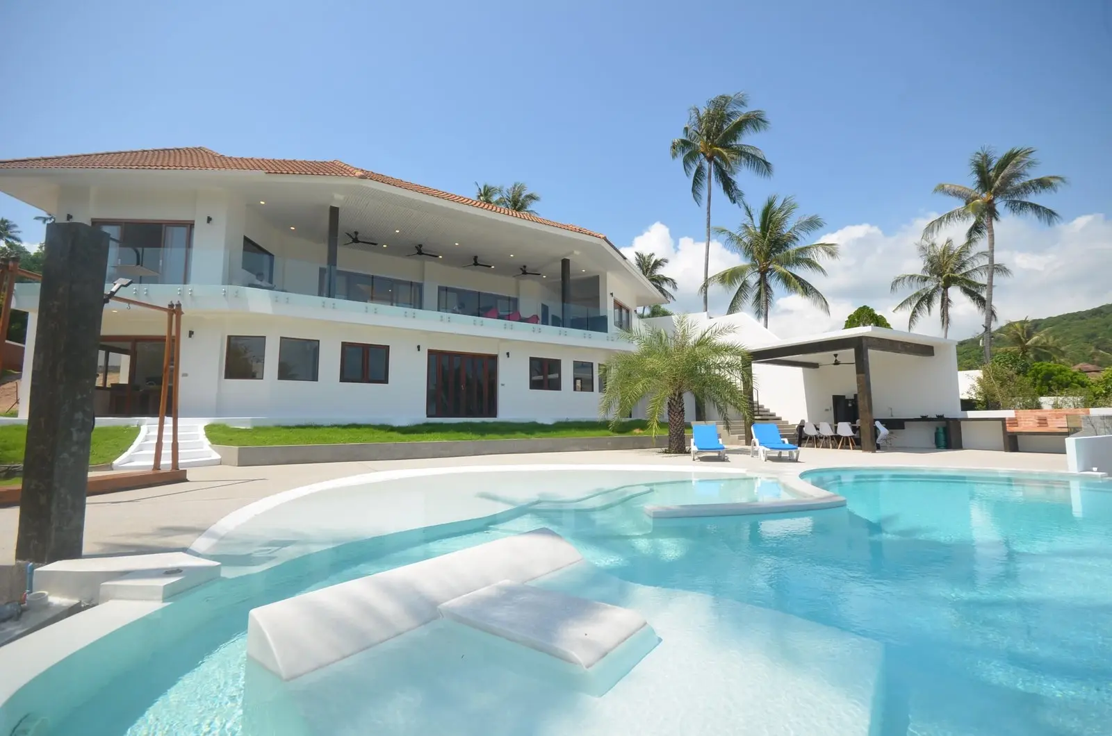 Villa avec 6 chambres, vue sur la mer et piscine à Bangrak Samui