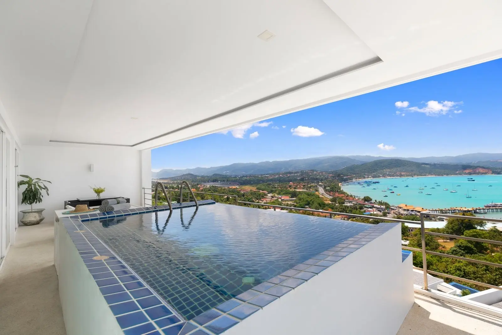 Penthouse de 3 chambres avec vue sur la mer Q3 à Bangrak Samui