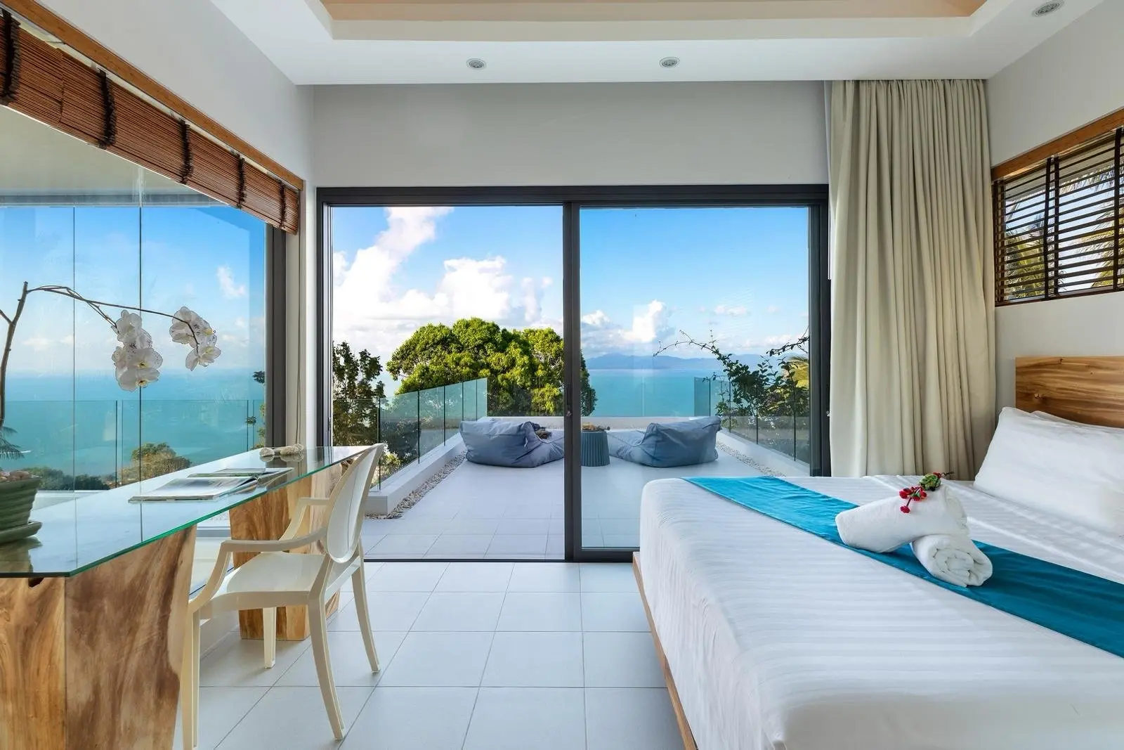 3 Bedroom Luxurious Villa Living with Panoramic Ocean View