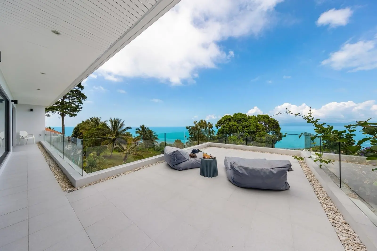 3 Bedroom Luxurious Villa Living with Panoramic Ocean View