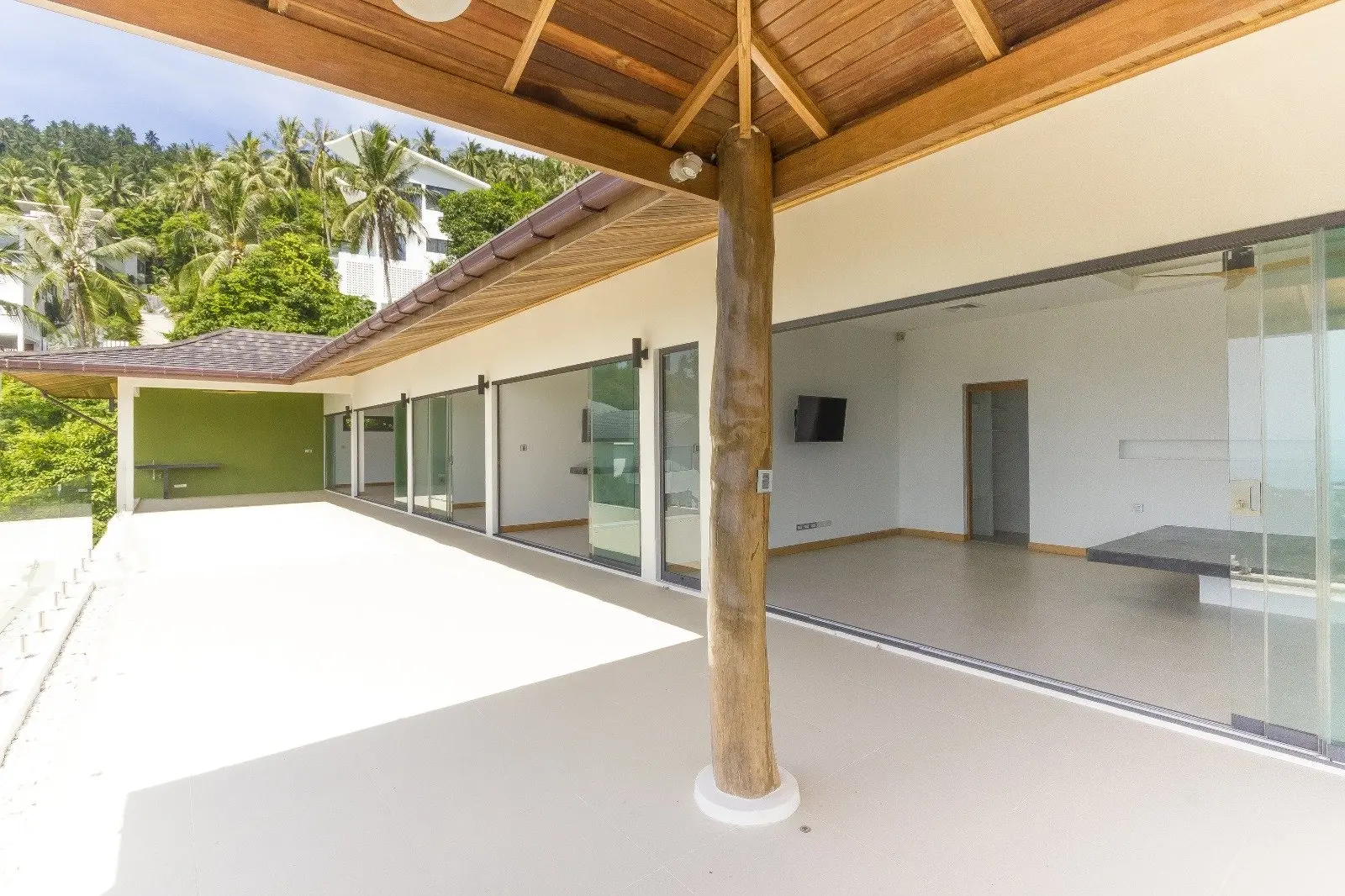 Modern &amp; Exotic Quality Villa+2 Studios for Sale