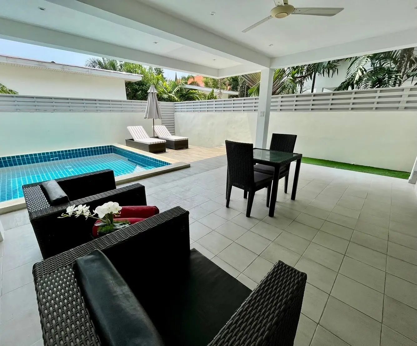 15 Modern Pool Villas Resort Near Choeng Mon Beach