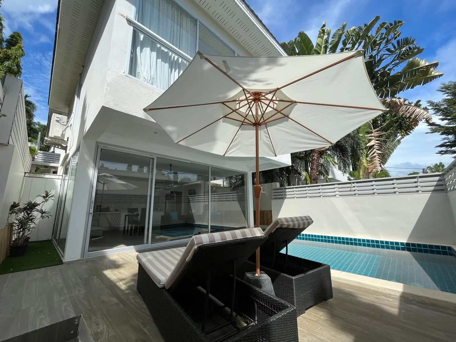 15 Modern Pool Villas Resort Near Choeng Mon Beach