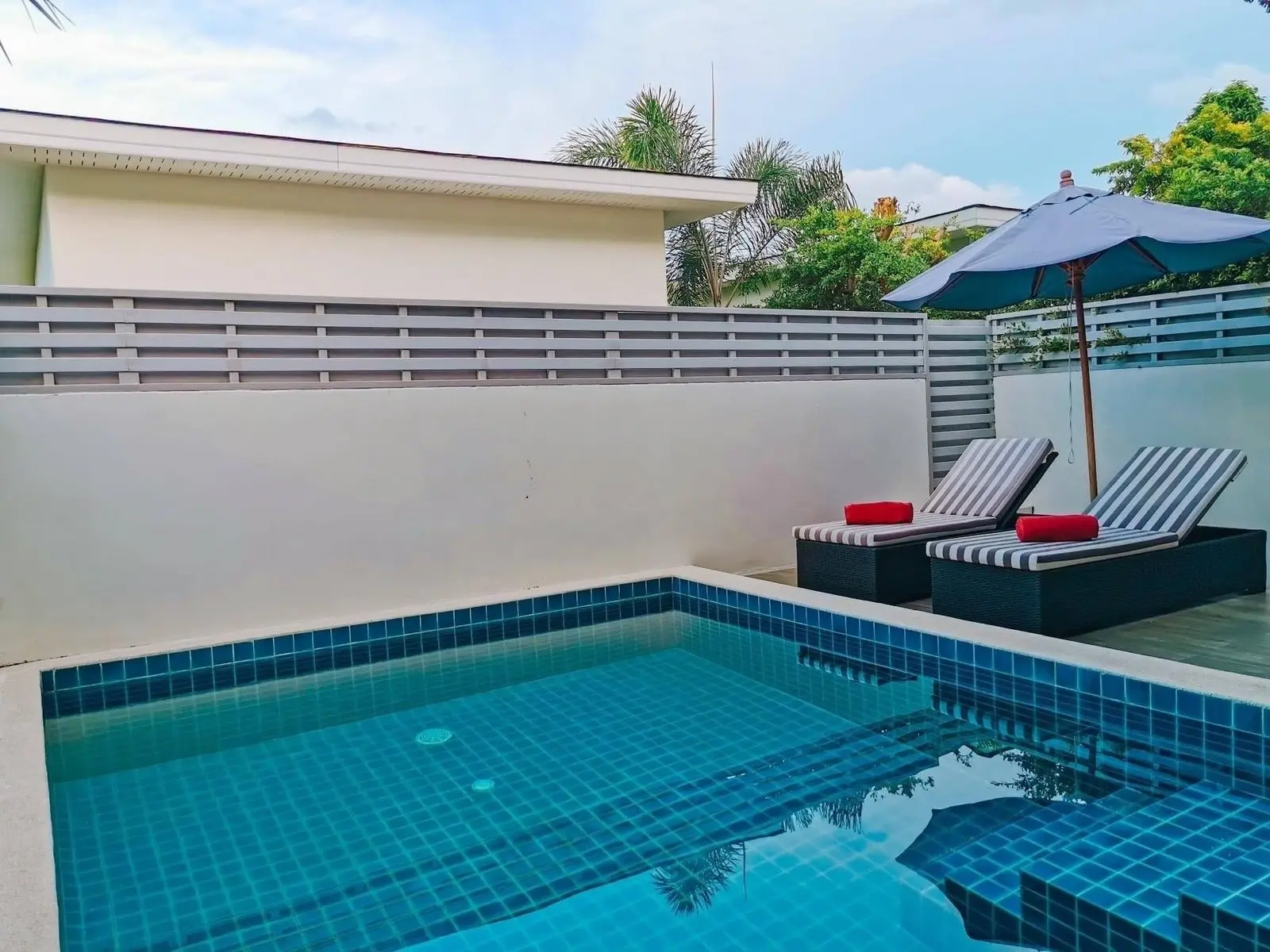 15 Modern Pool Villas Resort Near Choeng Mon Beach