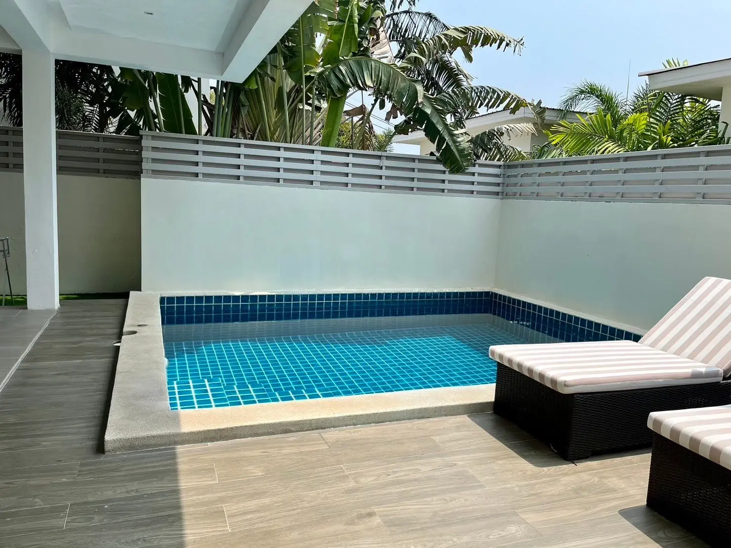 15 Modern Pool Villas Resort Near Choeng Mon Beach