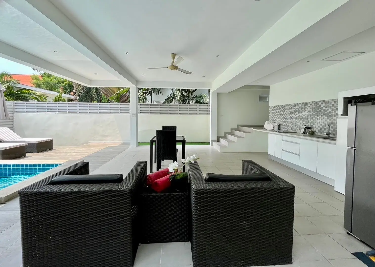 15 Modern Pool Villas Resort Near Choeng Mon Beach