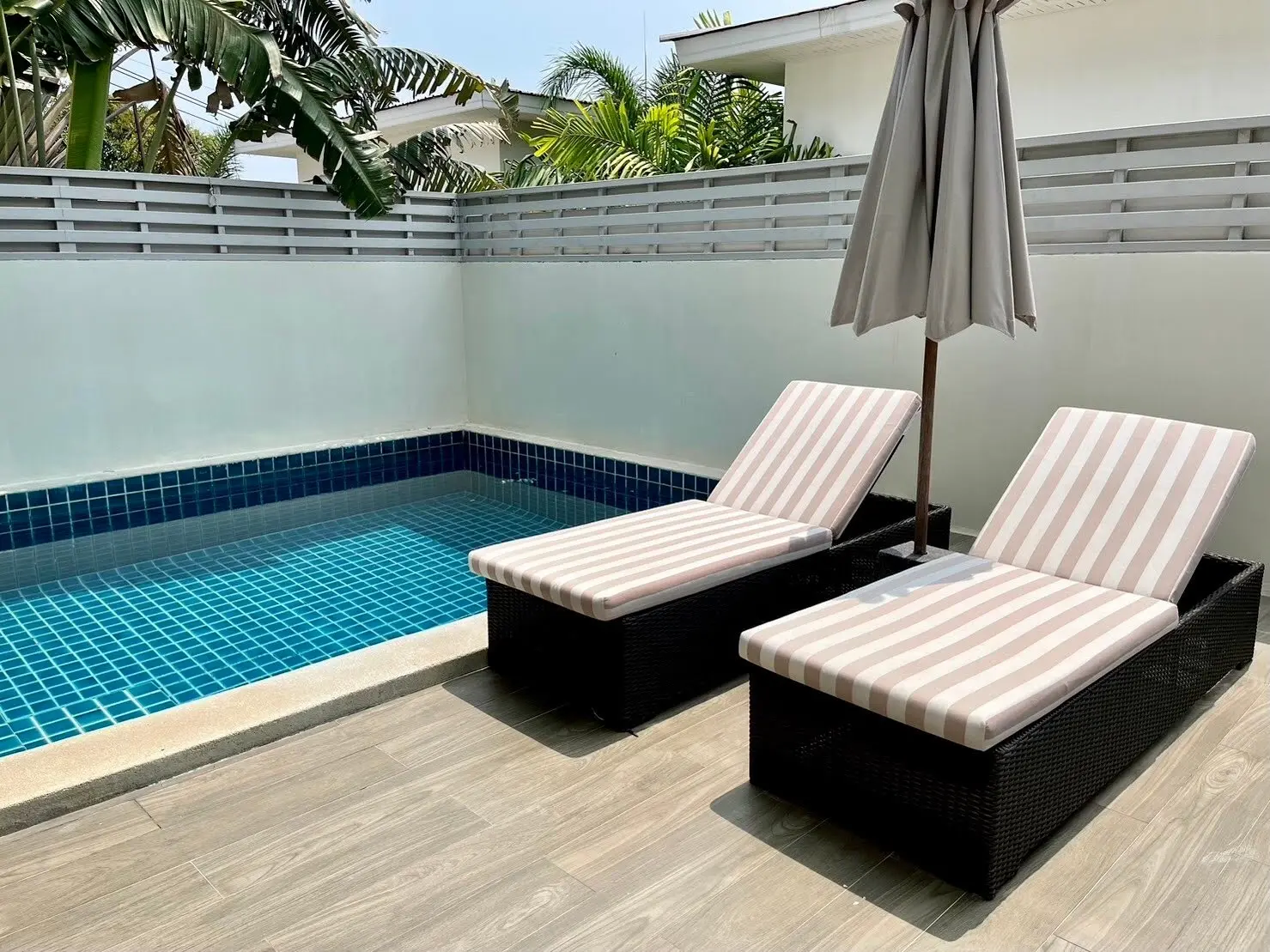 15 Modern Pool Villas Resort Near Choeng Mon Beach