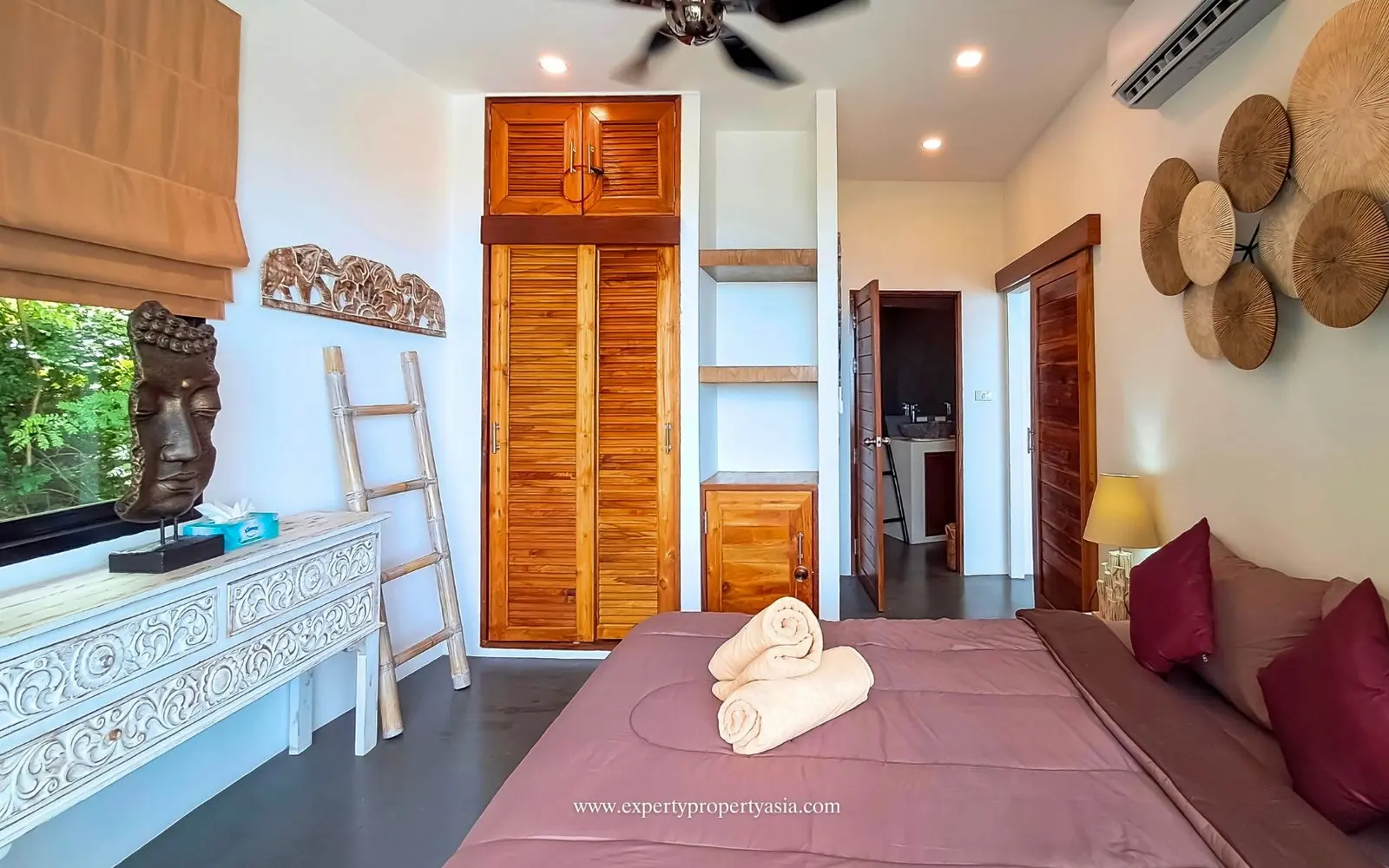 "Balinese Bliss: 2-Bedroom Villa with Breathtaking Views in Lamai"