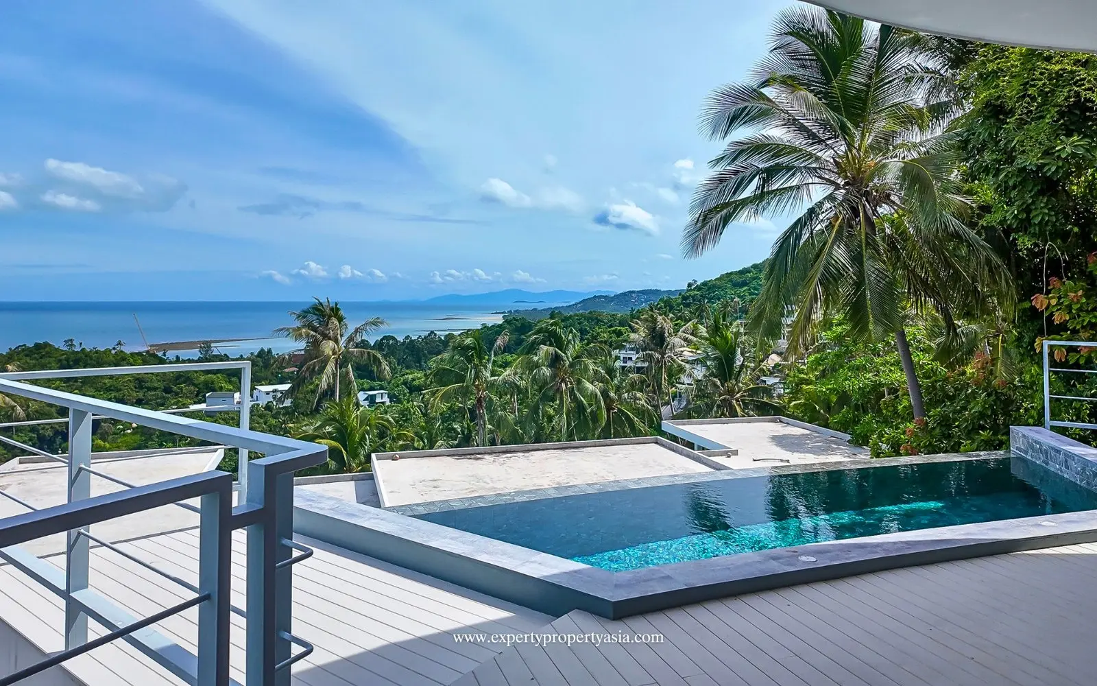 Bonheur Balinais : Villa de 2 Chambres avec Vue Imprenable à Lamai