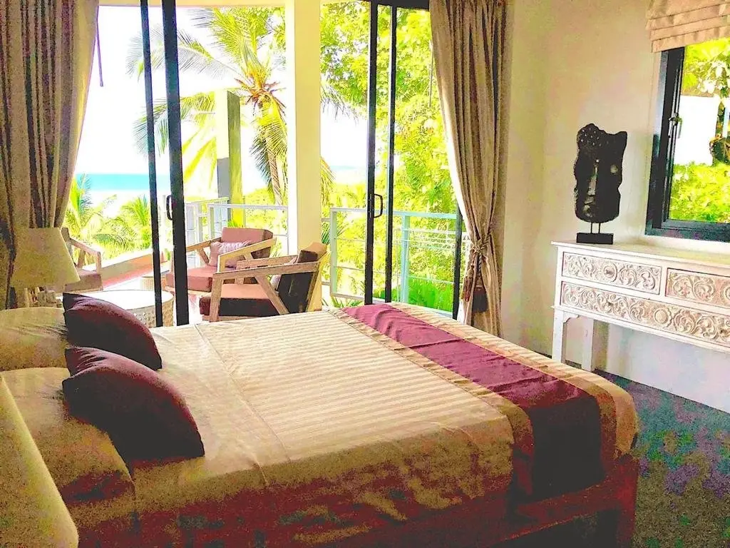 "Balinese Bliss: 2-Bedroom Villa with Breathtaking Views in Lamai"