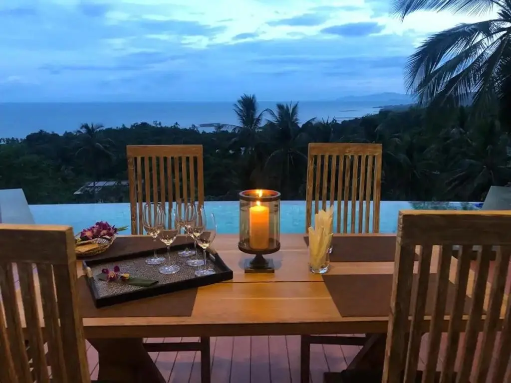 Bonheur Balinais : Villa de 2 Chambres avec Vue Imprenable à Lamai