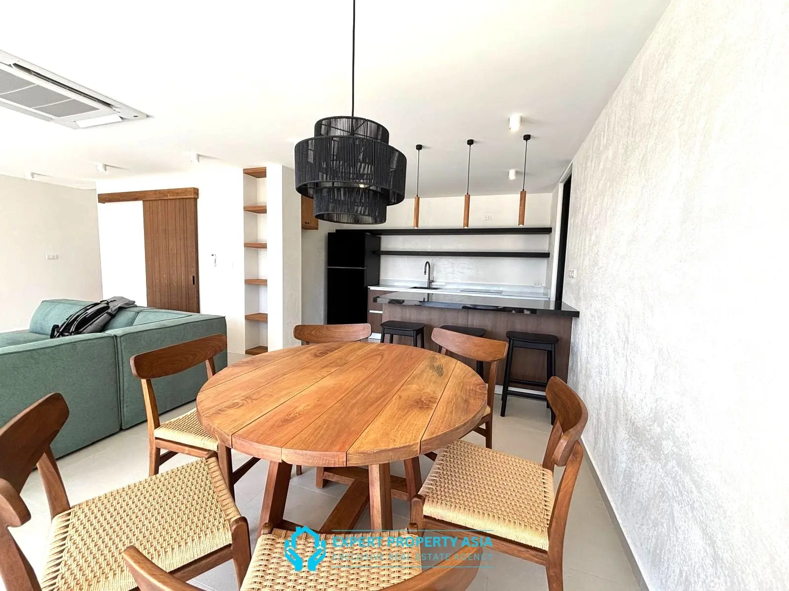 "Stunning Modern Tropical Villa in Chaweng Noi – Where Luxury Meets Serenity"