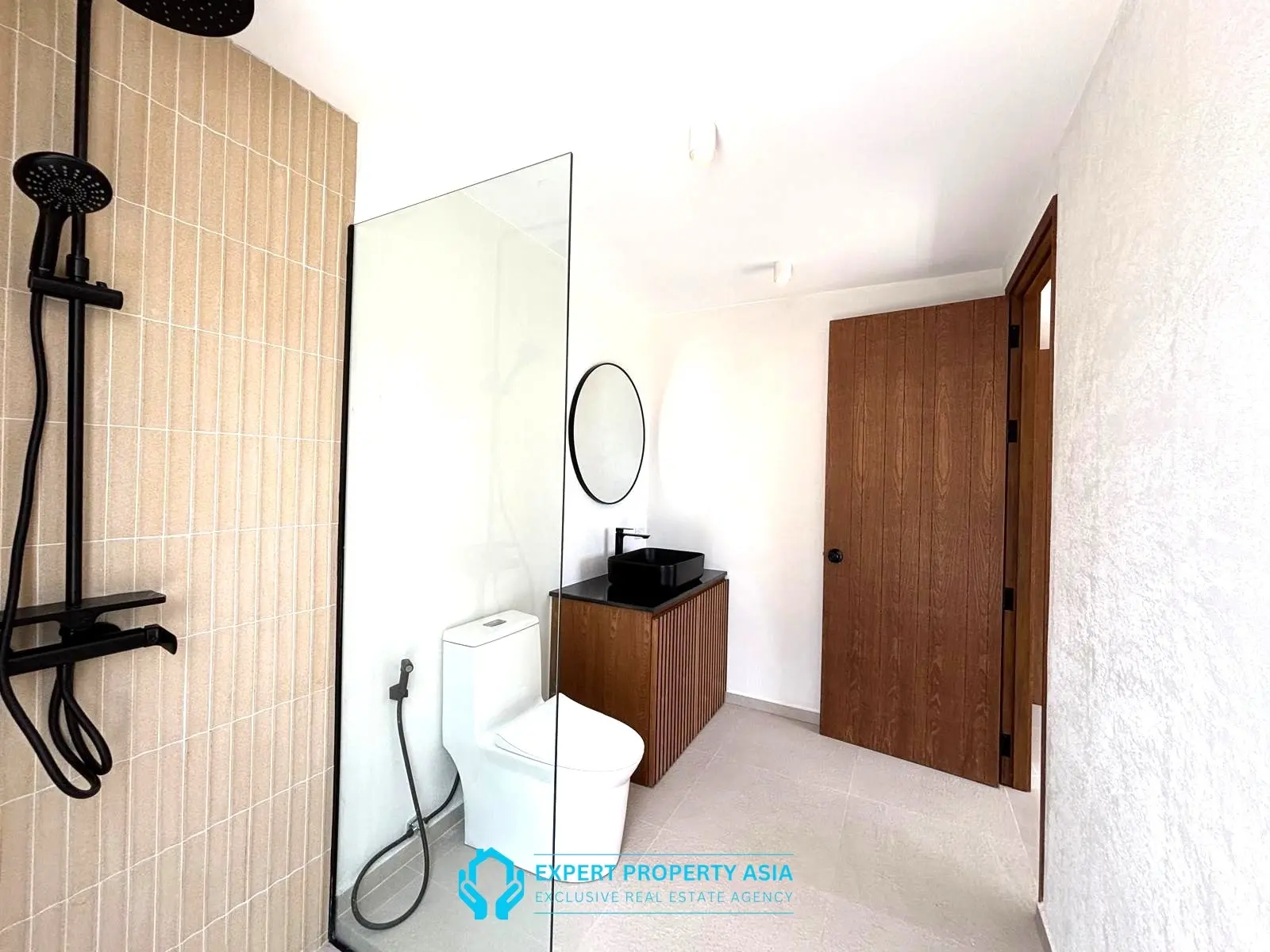 "Stunning Modern Tropical Villa in Chaweng Noi – Where Luxury Meets Serenity"