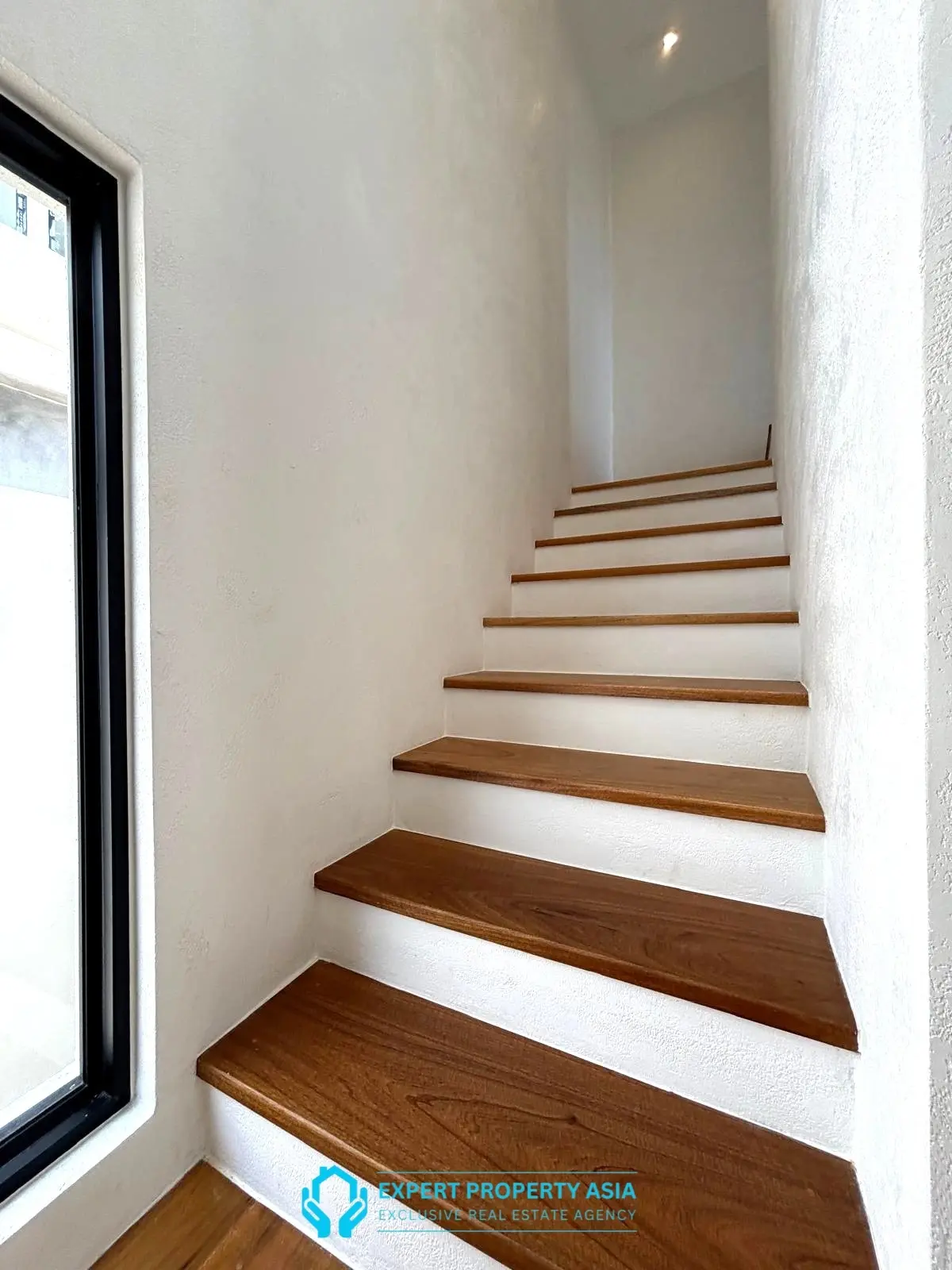 "Stunning Modern Tropical Villa in Chaweng Noi – Where Luxury Meets Serenity"