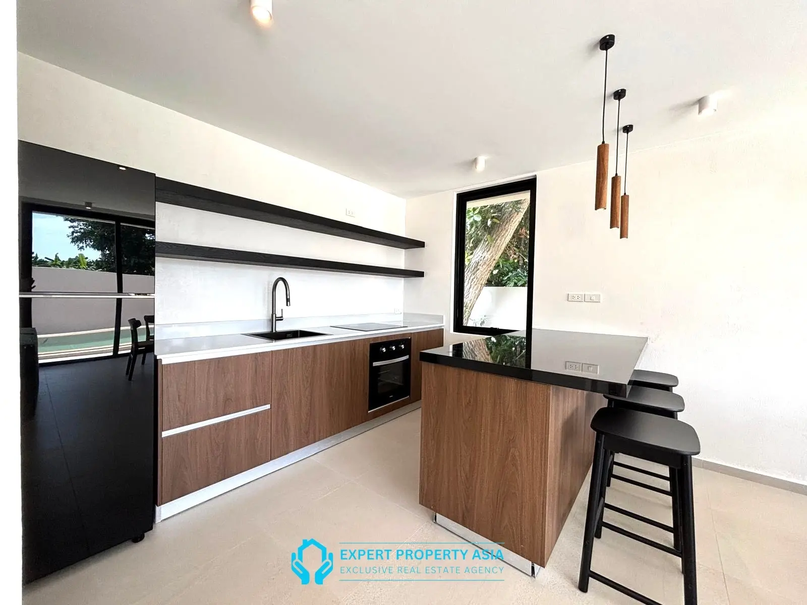 "Stunning Modern Tropical Villa in Chaweng Noi – Where Luxury Meets Serenity"