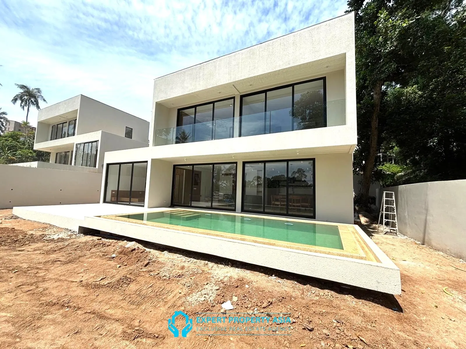 "Stunning Modern Tropical Villa in Chaweng Noi – Where Luxury Meets Serenity"