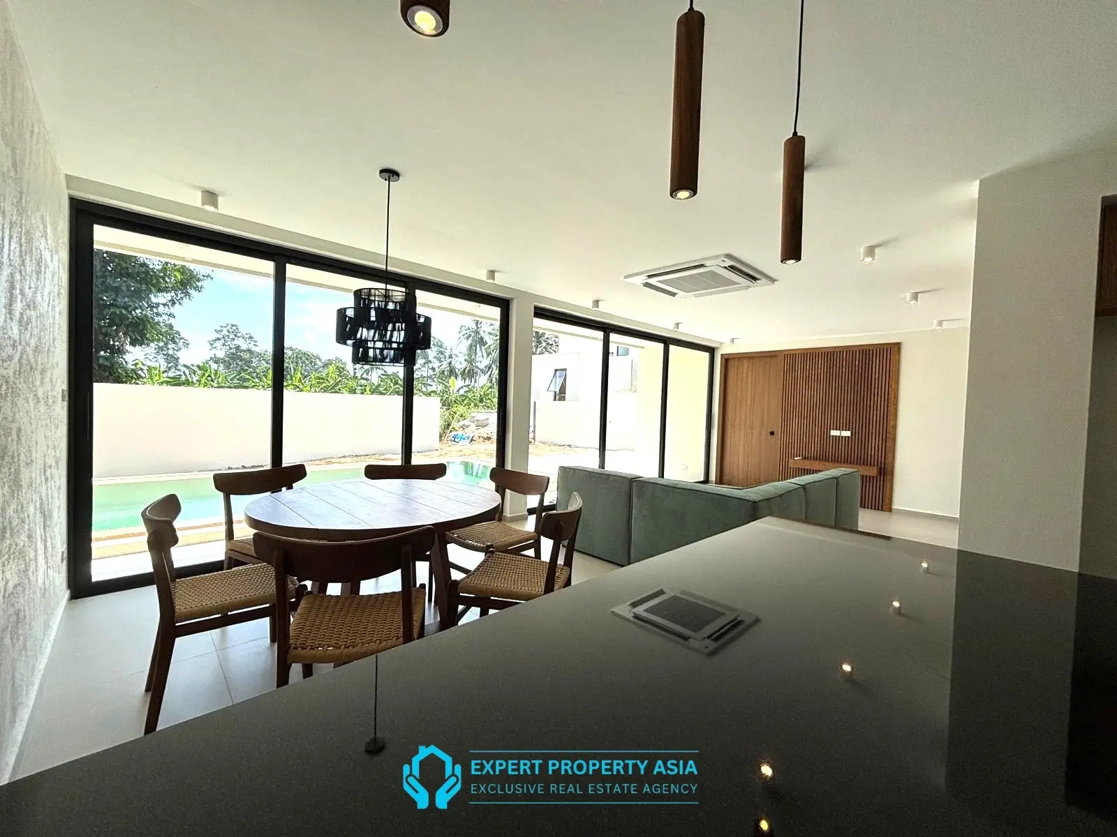 "Stunning Modern Tropical Villa in Chaweng Noi – Where Luxury Meets Serenity"