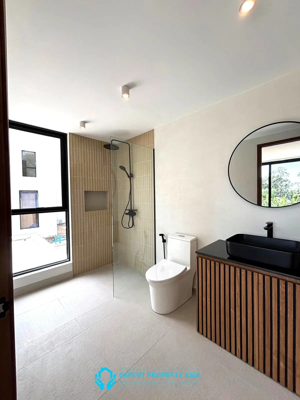 "Stunning Modern Tropical Villa in Chaweng Noi – Where Luxury Meets Serenity"