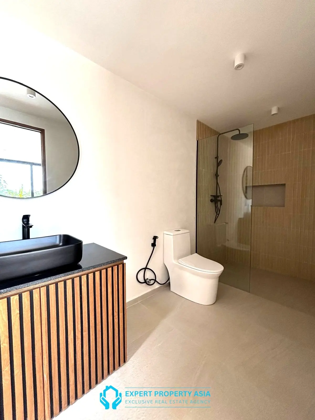 "Stunning Modern Tropical Villa in Chaweng Noi – Where Luxury Meets Serenity"