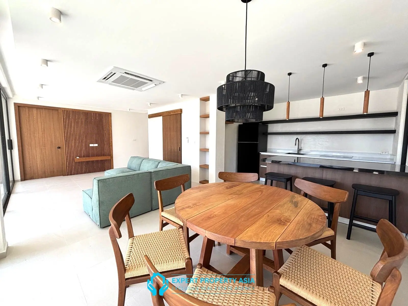 "Stunning Modern Tropical Villa in Chaweng Noi – Where Luxury Meets Serenity"