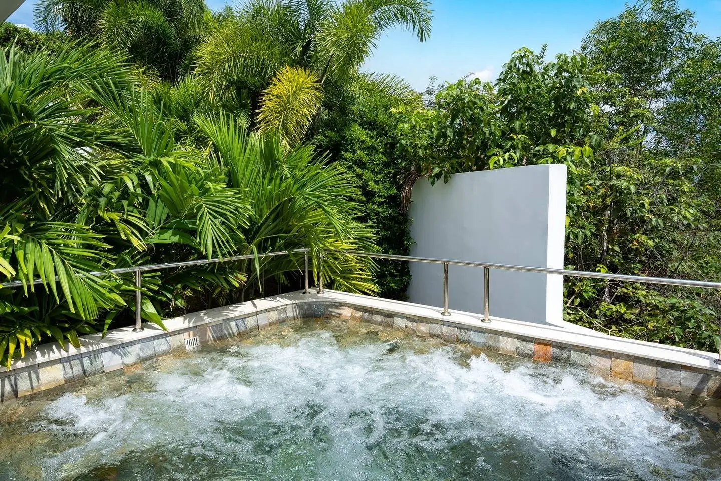 Villa de 5 Chambres avec Vue sur Mer à Louer à Choeng Mon