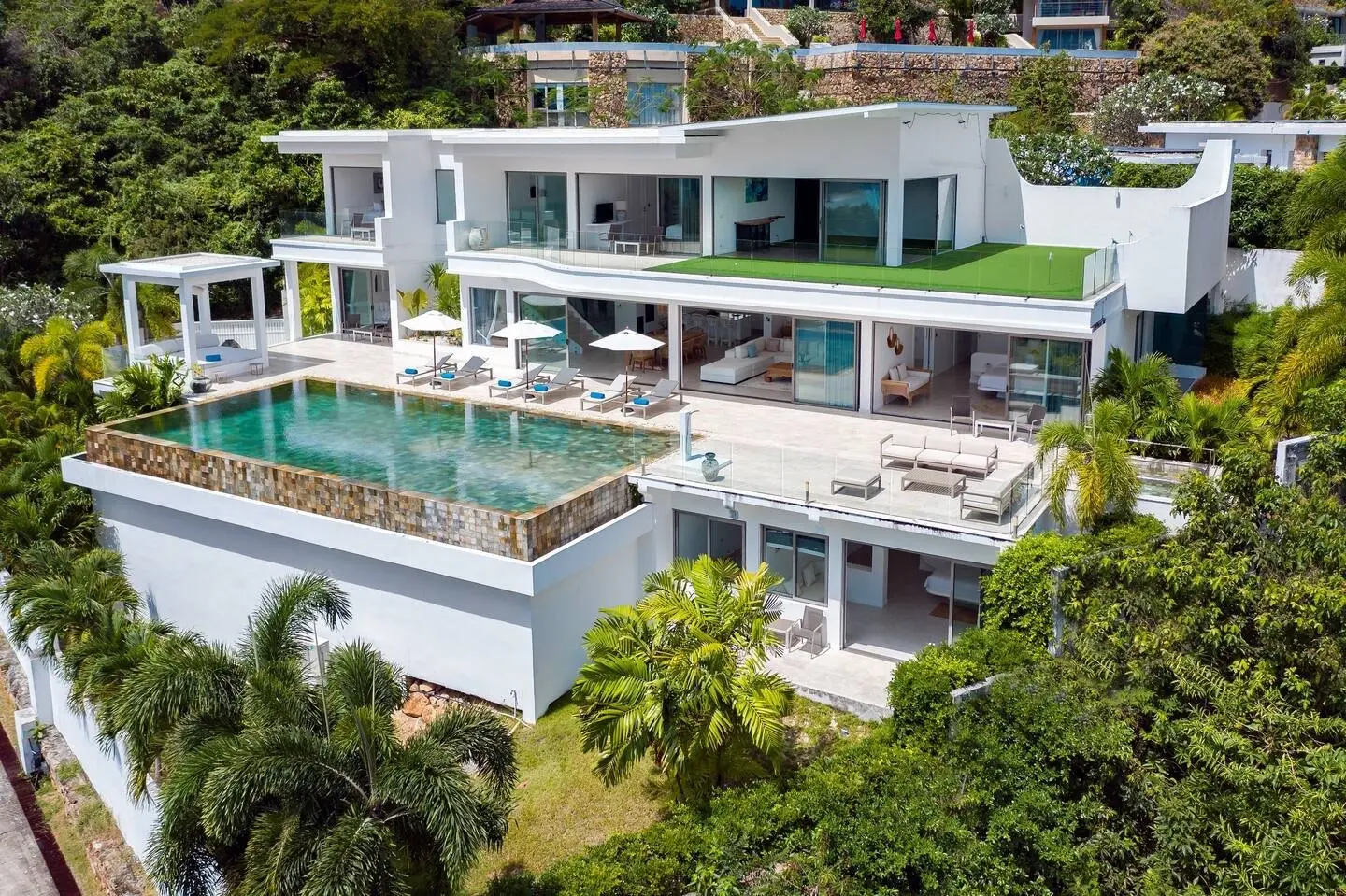 Villa de 5 Chambres avec Vue sur Mer à Louer à Choeng Mon