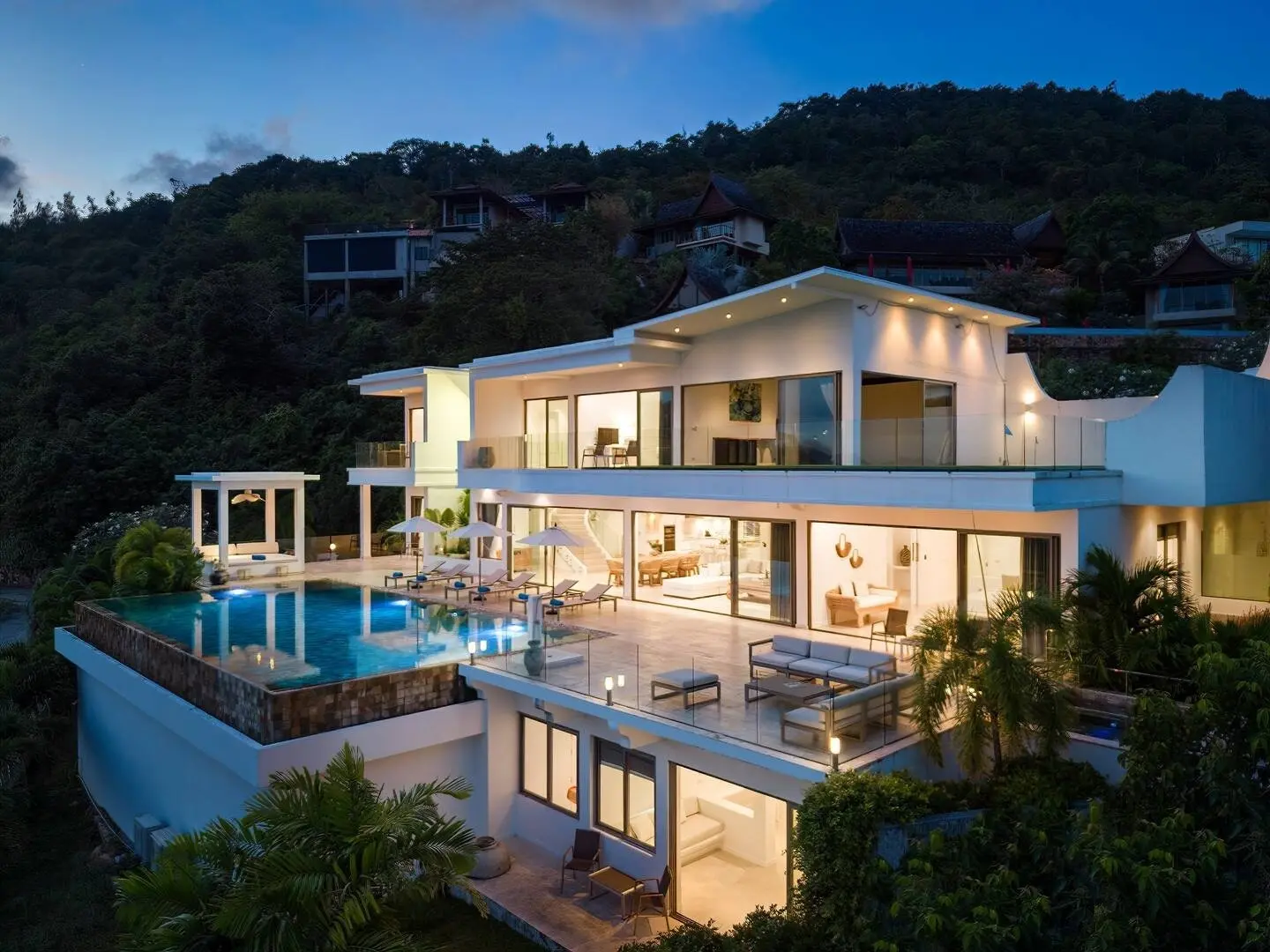 Villa de 5 Chambres avec Vue sur Mer à Louer à Choeng Mon