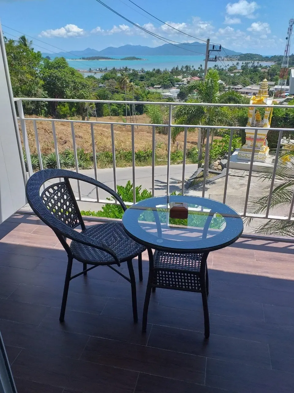 À vendre : Magnifique condo en bord de mer d'une chambre avec une vue imprenable sur la mer à Plaileam, Koh Samui