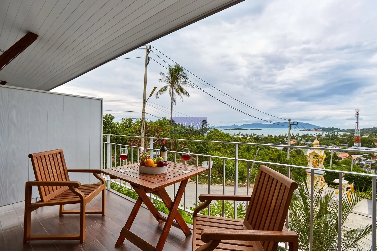 À vendre : Magnifique condo en bord de mer d'une chambre avec une vue imprenable sur la mer à Plaileam, Koh Samui