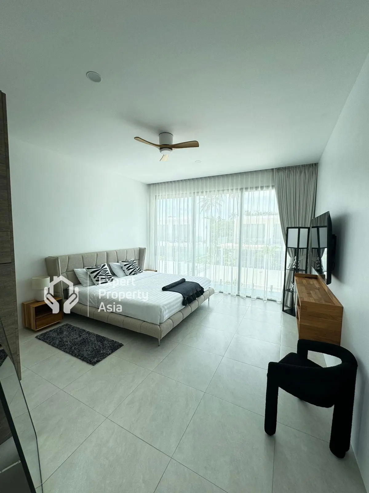 "Modern Two-Storey Villa with Private Pool, Just Steps from Ban Tai Beach"