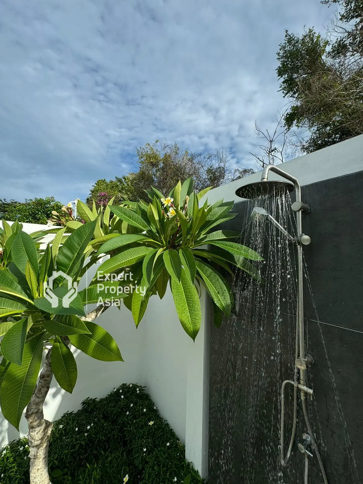 "Modern Two-Storey Villa with Private Pool, Just Steps from Ban Tai Beach"