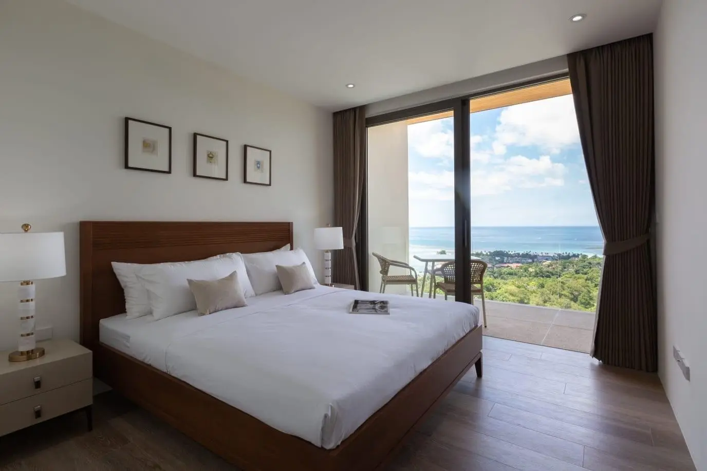 4 Bedrooms Urgent Sale: Exquisite Freehold Luxury Villa in Choeng Mon, Koh Samui " Free hold"