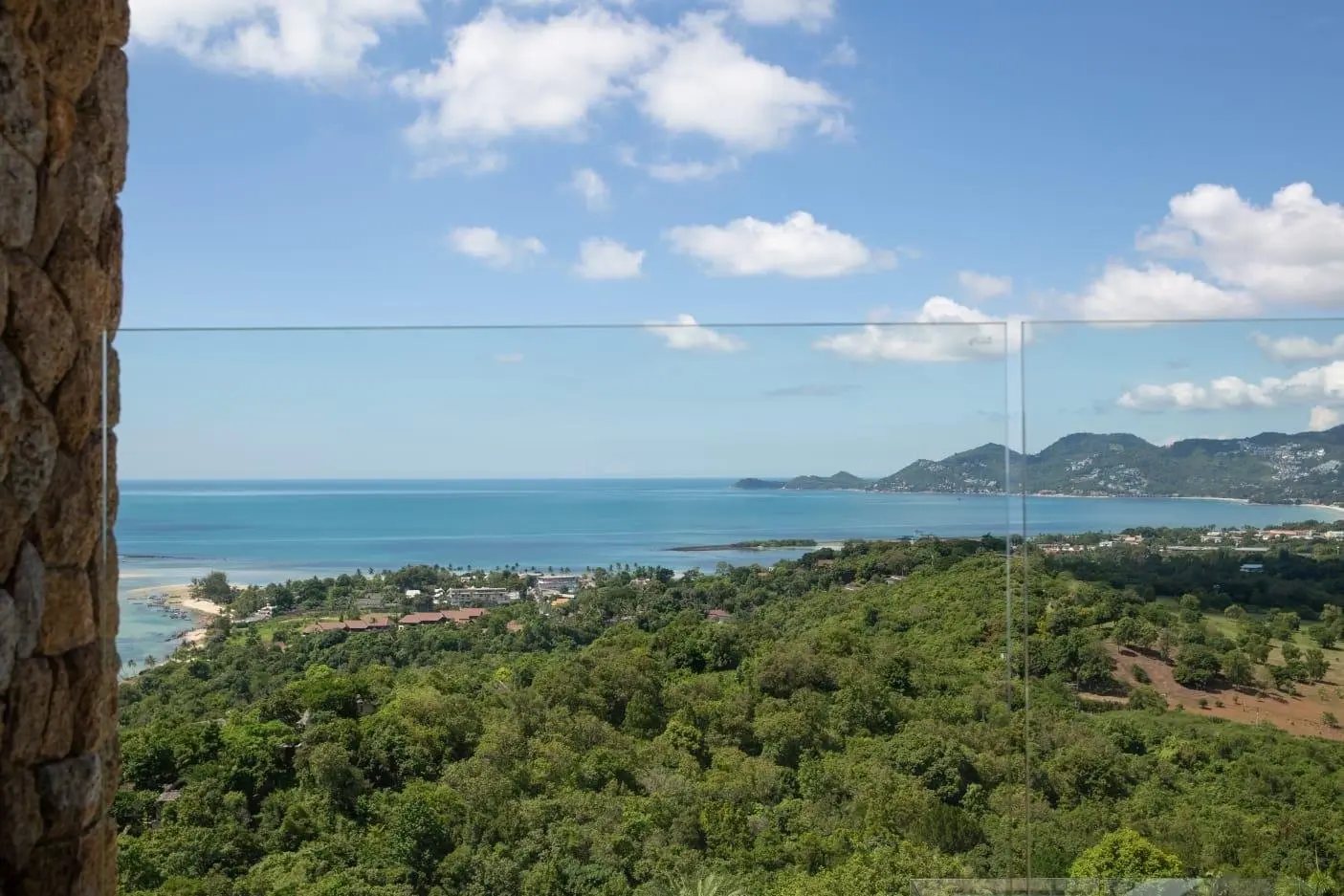 4 Bedrooms Urgent Sale: Exquisite Freehold Luxury Villa in Choeng Mon, Koh Samui " Free hold"