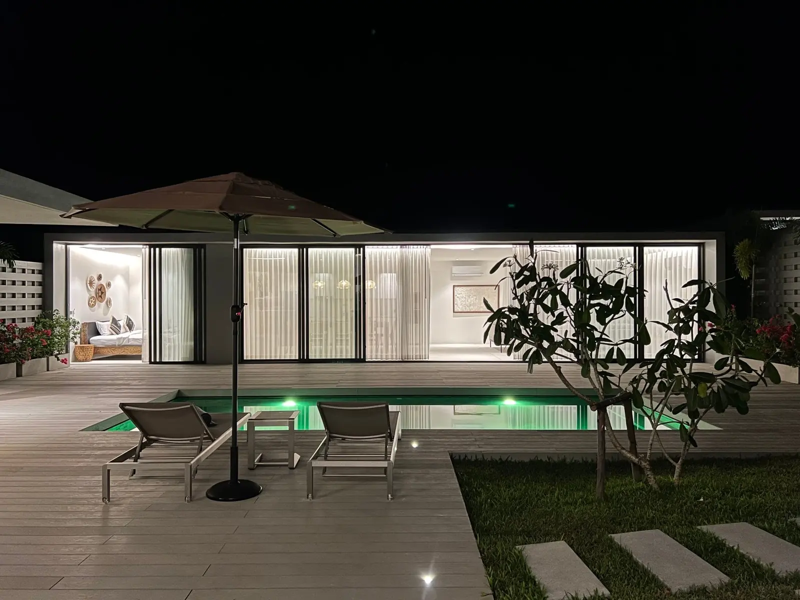 "Elegant 18-Bedroom Villa Retreat with Stunning Sea Views in Koh Samui" 'Freehold"